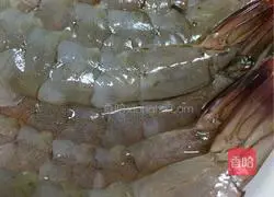 Gold Illustration of how to make anchovy shrimp 3