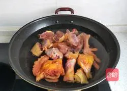 #Northeast#Chicken stewed with potatoes illustration 2