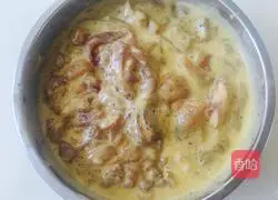 Illustration of how to make fried crispy pork 7