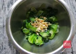 Illustration of how to make braised shrimps and rapeseed 10