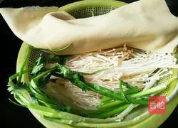 Illustration of how to make spicy boiled fish 2