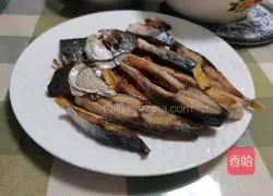 Illustration of how to make fried dried pomfret 5