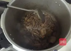 Illustration of how to make stir-fried pork 4