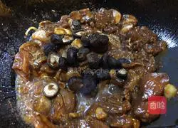 Illustration of how to make steamed chicken with mushrooms 8