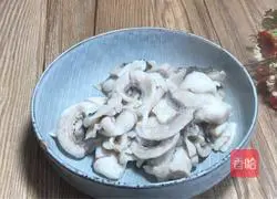 Illustration of how to make fish fillets with scallion oil 6