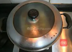 Illustration of steaming loofah with wolfberry and garlic flavor 16