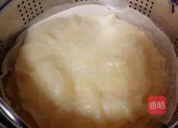 Illustration of how to make dumpling skin spring cake 3