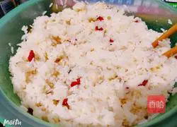 Illustration of how to nourish glutinous rice with wolfberry lily 8