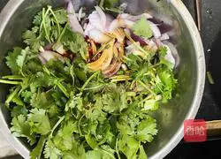 Illustration of how to make cold fish skin 7