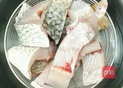 Illustration of how to make crispy and spicy fried fish nuggets 2