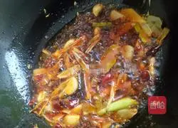 Illustration of how to make Spicy Pot Ribs, Chicken Feet and Shrimp 6