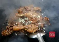 Illustration of how to make chicken stewed with mushrooms 12