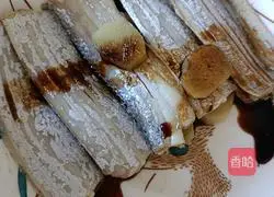 Illustration of Steamed Hairtail Fat Reduction Meal 9