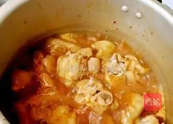 Illustration of how to make pork trotters with flavor sauce 7