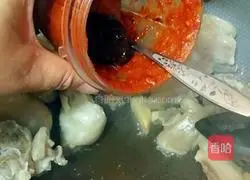 Illustration of how to make pig trotters with flavor sauce 4