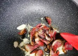 Illustration of how to make fried bacon with garlic sprouts 7