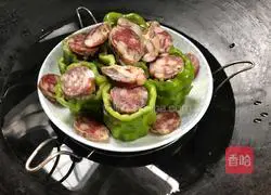 Illustration of how to make sausage stuffed with green pepper 5