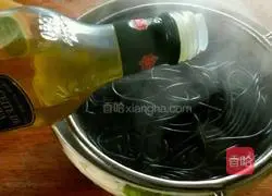 Illustration of how to make pasta (fresh squid noodles) 5