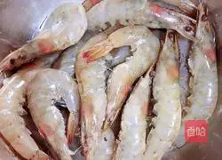 Illustration of braised prawns in tomato sauce and oil 2