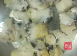 Illustration of how to make spicy fried conch meat 2