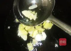 Illustration of how to make twice-cooked pork with pickled radish 5