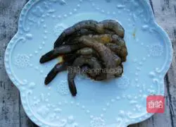 Illustration of how to wrap shrimps in wonton skins 9