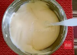 Illustration of how to make raisin cream cake roll 13