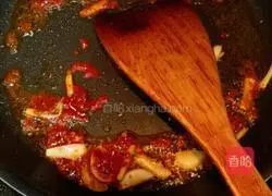 Illustration of how to stir-fry Huajia 4