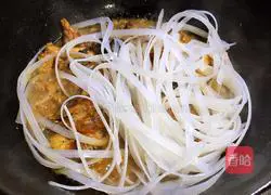 Illustration of how to make chicken stewed mushroom vermicelli 15