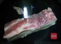 Illustration of how to make golden-wrapped twice-cooked pork 1