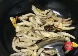 Illustration of braised chicken feet 6