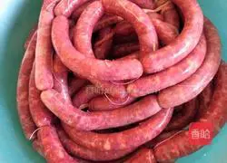 Illustration of how to make Cantonese sausage at home 3