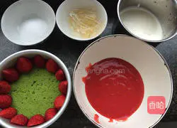 Strawberry Illustration of how to make mousse 3
