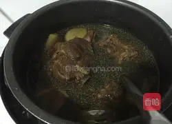 Illustration of how to make soy beef 3