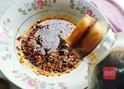 Illustration of how to make garlic white meat 9