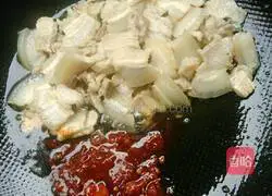 Illustration of how to make twice-cooked pork with garlic sprouts 9