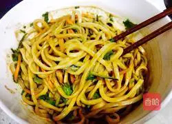 Illustration of how to make authentic Sichuan dandan noodles 10