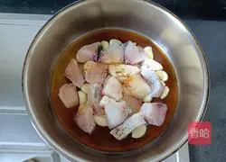 Garlic fish braised Practice illustration 6