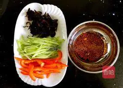 Illustration of how to make strange-flavored chicken shredded cold noodles 5