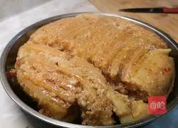 Illustration of how to make Sichuan steamed pork with rice flour 8