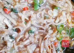 Illustration of how to make stir-fried noodles with seafood, mushrooms and shredded pork 9