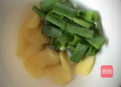 Illustration of how to cook fish with pickled cabbage 11