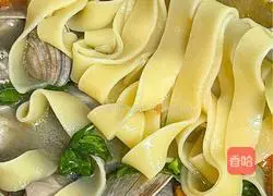 Mediterranean Style Pesto Comprehensive Clam Pot Recipe Illustration 6