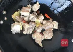 Illustration of how to make pickled cabbage pork ribs 8