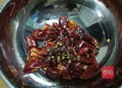 Illustration of how to make stir-fried phoenix tail 3