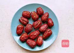 Illustration of how to make glutinous rice and dates 1