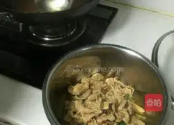 Illustration of how to make boiled pork slices 9