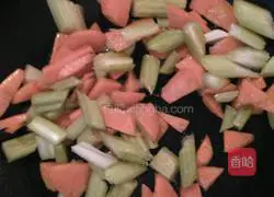 Illustration of how to make cashew nut shrimps 12