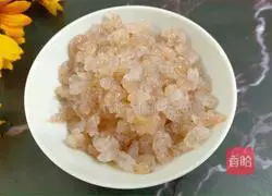 Illustration of making homemade shrimp balls 2