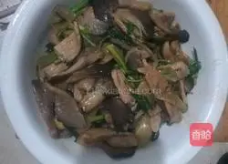 Ping Illustration of how to make stir-fried meat with mushrooms 4